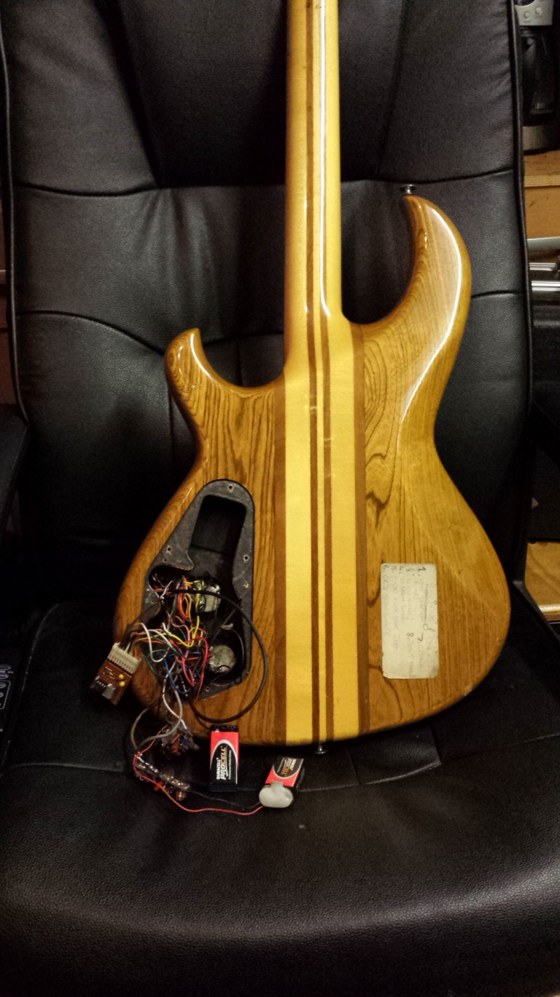 Aria SB-1000 bass